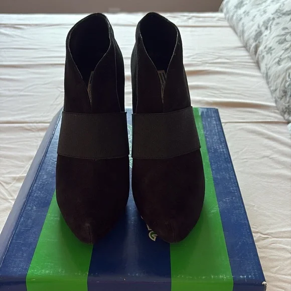 Arnold Churgin Suede Platform Bootied - Picture 2 of 3